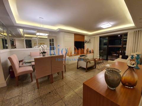 Apartamento à venda com 4 quartos, 149m² - Foto 2