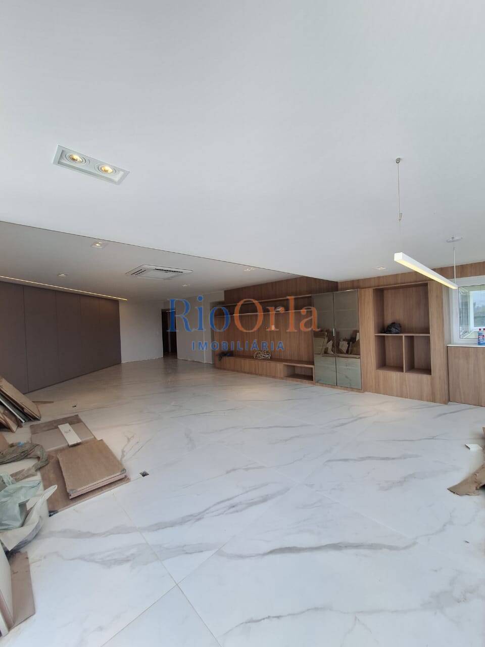 Apartamento à venda com 3 quartos, 230m² - Foto 3