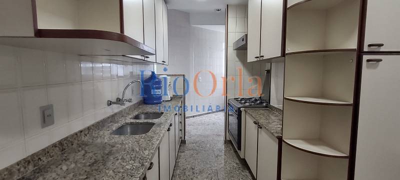 Apartamento à venda com 3 quartos, 221m² - Foto 13