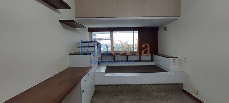 Apartamento à venda com 3 quartos, 221m² - Foto 6