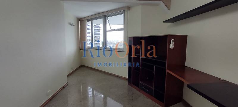 Apartamento à venda com 3 quartos, 221m² - Foto 12