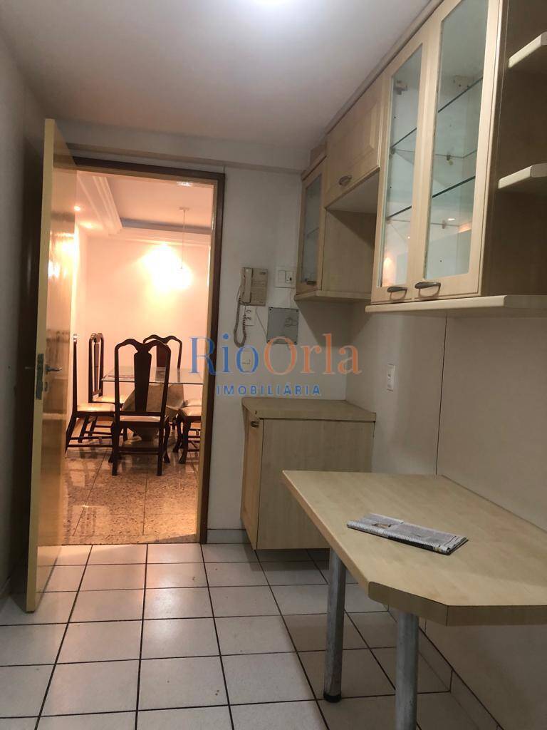 Apartamento à venda com 4 quartos, 140m² - Foto 7