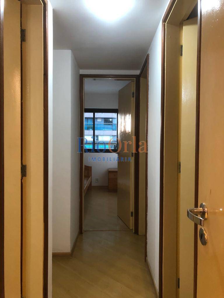 Apartamento à venda com 4 quartos, 140m² - Foto 8