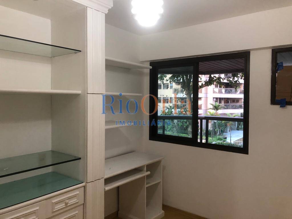 Apartamento à venda com 4 quartos, 140m² - Foto 18