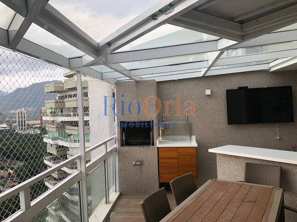 Apartamento à venda com 3 quartos, 220m² - Foto 4