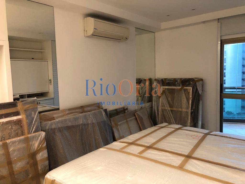 Apartamento à venda com 4 quartos, 230m² - Foto 13