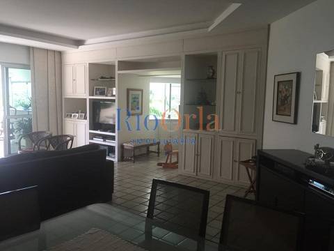 Apartamento à venda com 3 quartos, 200m² - Foto 3