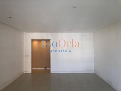 Apartamento à venda com 3 quartos, 150m² - Foto 4