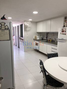 Apartamento à venda com 4 quartos, 246m² - Foto 4