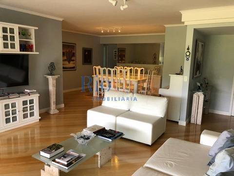 Apartamento à venda com 4 quartos, 246m² - Foto 2