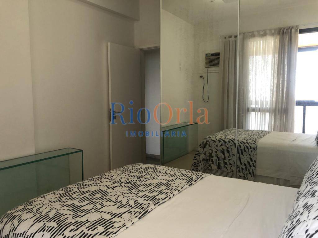 Apartamento à venda com 4 quartos, 206m² - Foto 17