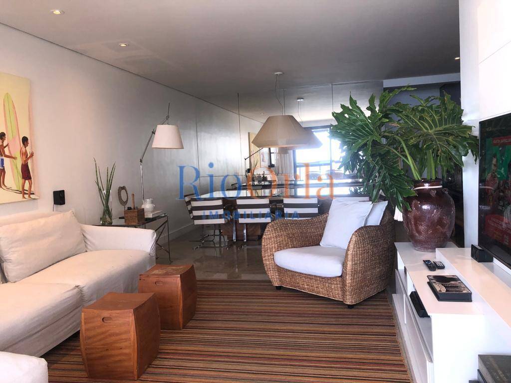 Apartamento à venda com 4 quartos, 206m² - Foto 6