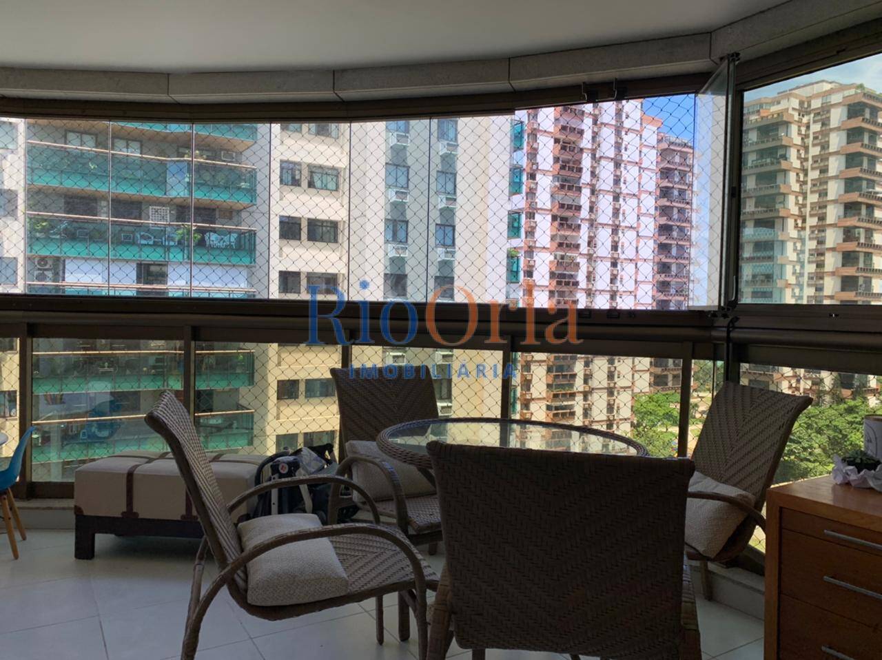 Apartamento à venda com 4 quartos, 142m² - Foto 3