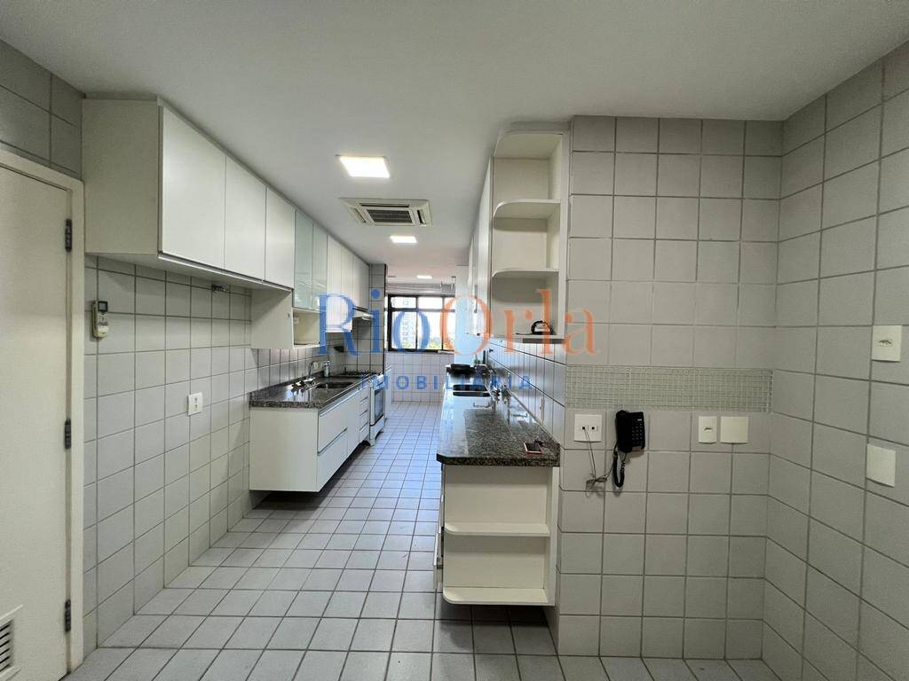 Apartamento à venda com 4 quartos, 232m² - Foto 18