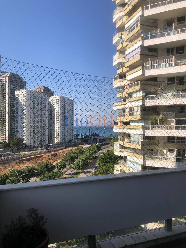 Apartamento à venda com 3 quartos, 230m² - Foto 2