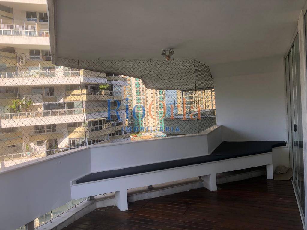 Apartamento à venda com 3 quartos, 230m² - Foto 33