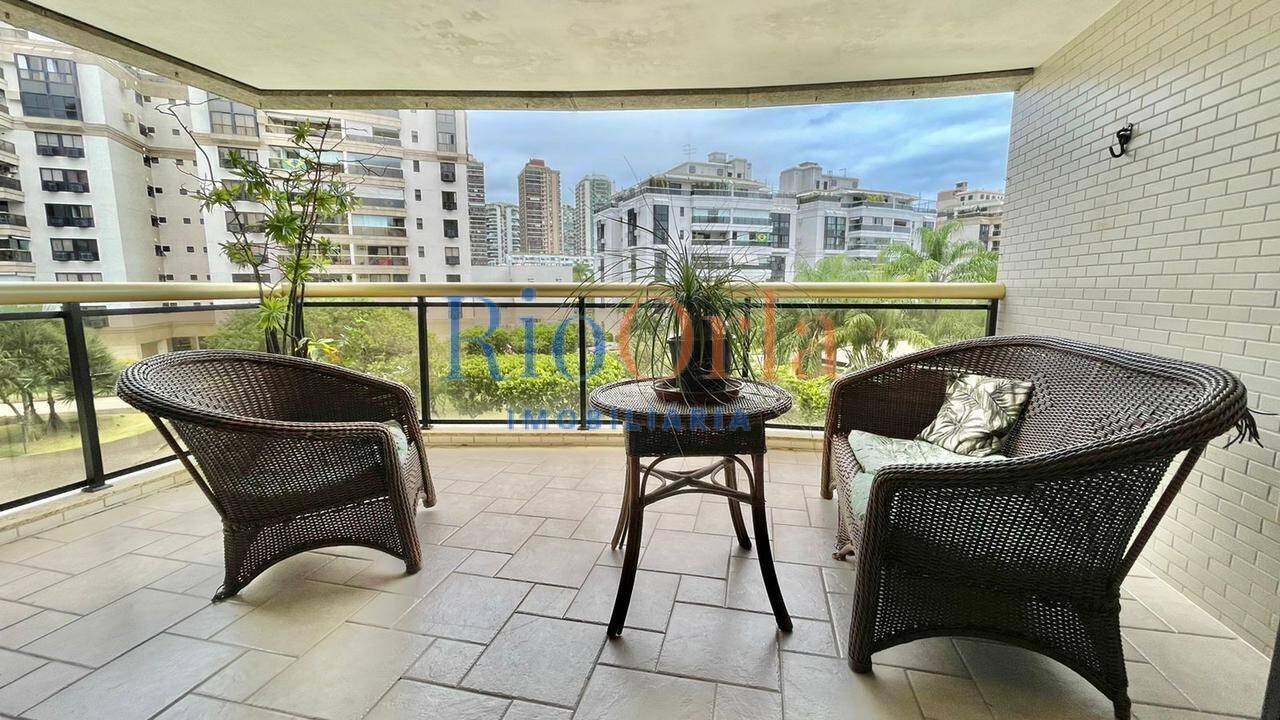 Apartamento à venda com 3 quartos, 149m² - Foto 3