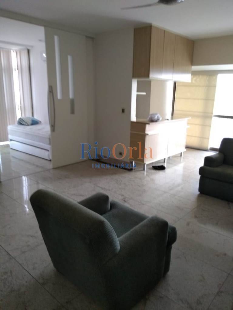 Apartamento à venda com 2 quartos, 90m² - Foto 3