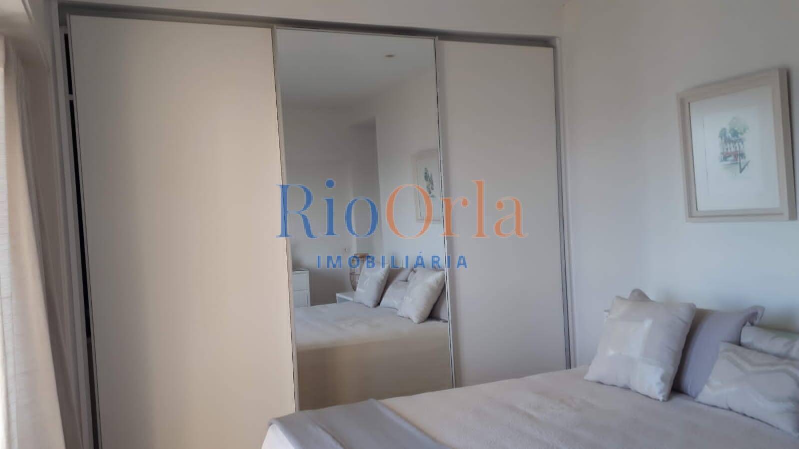 Apartamento à venda com 4 quartos, 226m² - Foto 12