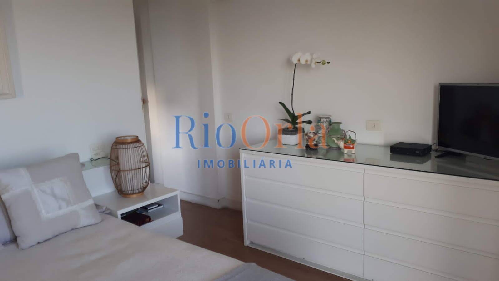 Apartamento à venda com 4 quartos, 226m² - Foto 13