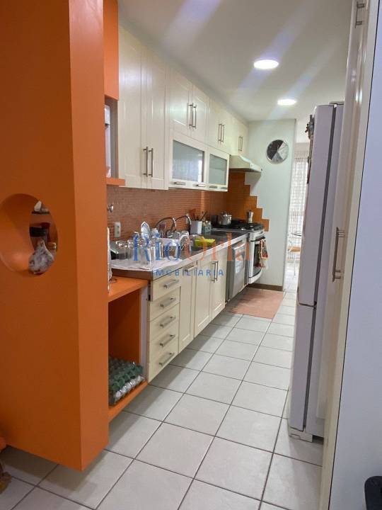 Apartamento à venda com 4 quartos, 156m² - Foto 12