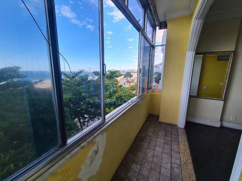 Apartamento à venda com 2 quartos, 82m² - Foto 2