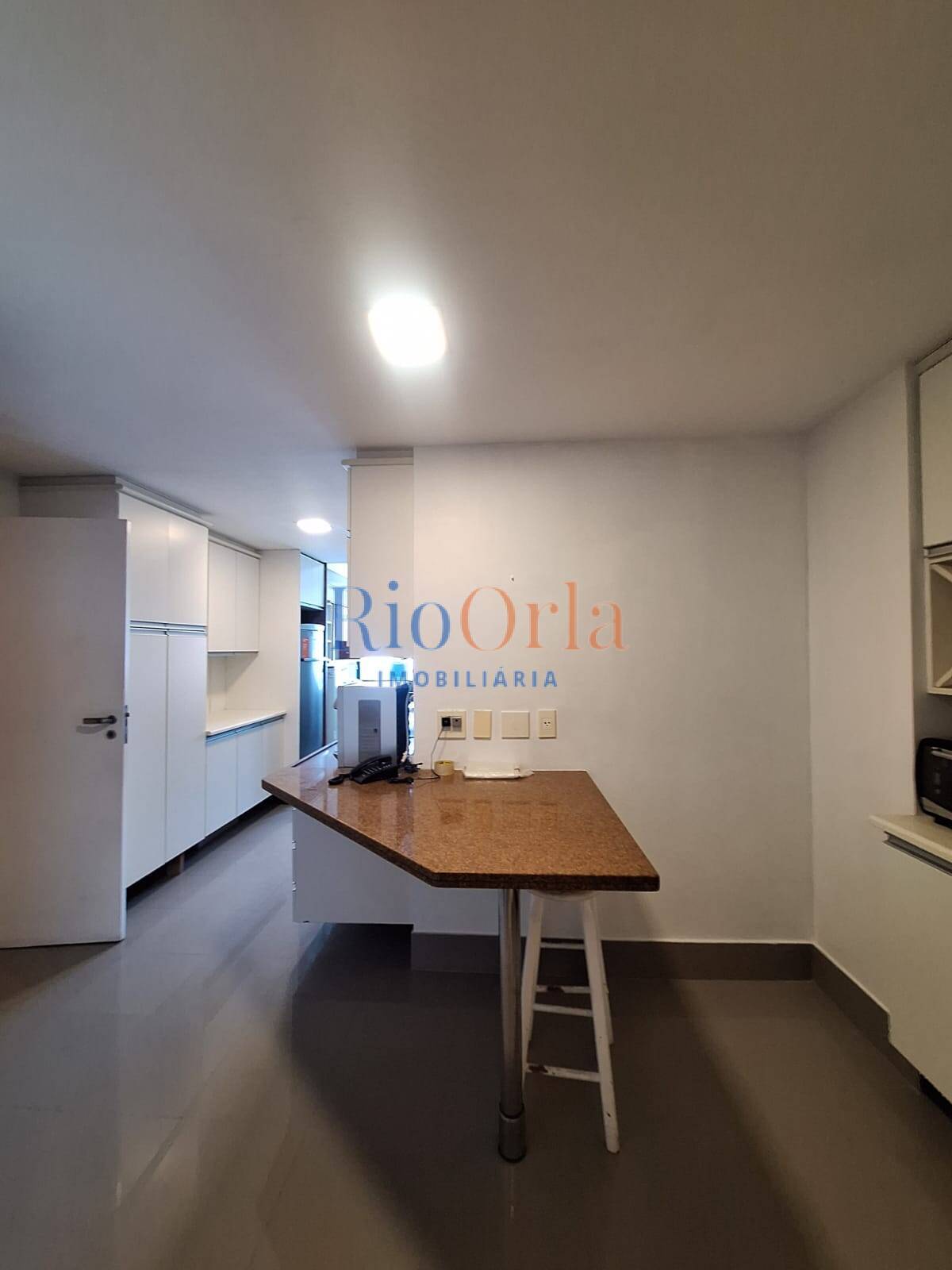 Apartamento para alugar com 4 quartos, 226m² - Foto 10