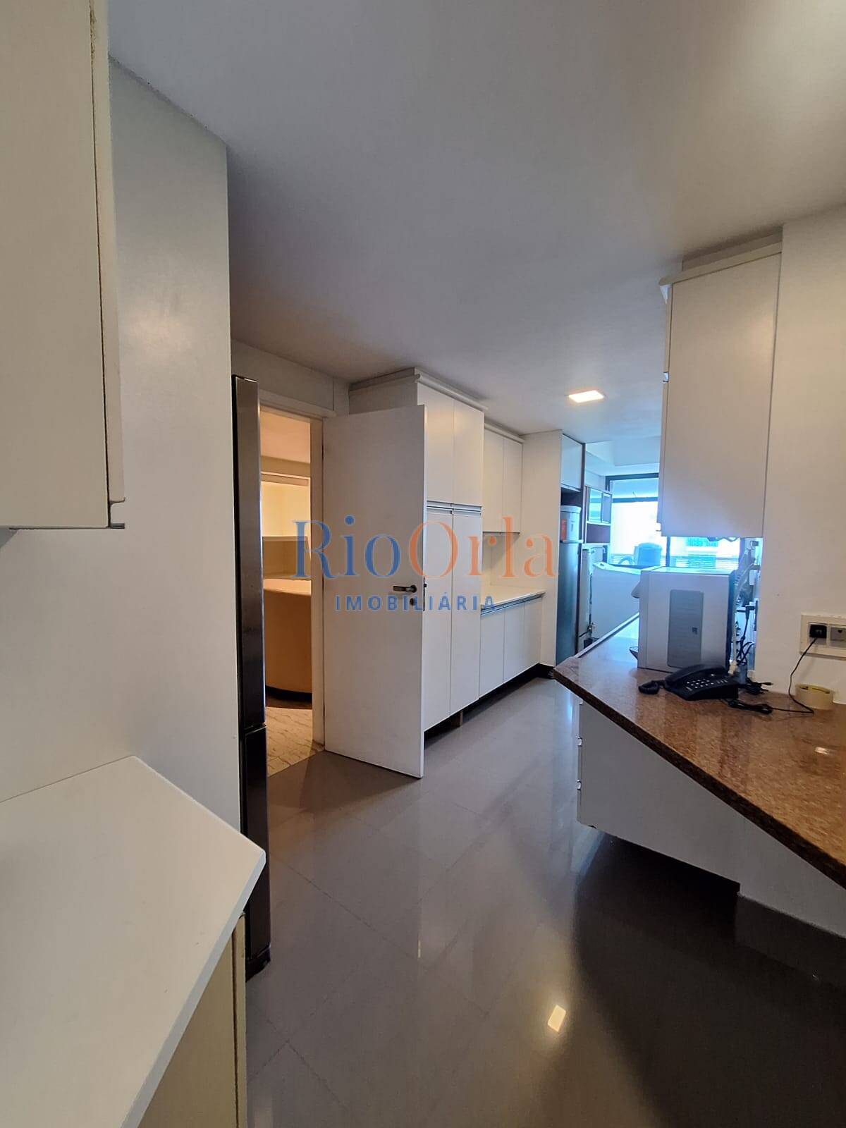 Apartamento para alugar com 4 quartos, 226m² - Foto 13