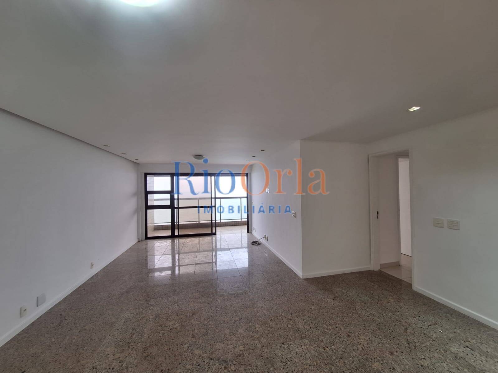 Apartamento para alugar com 4 quartos, 178m² - Foto 6