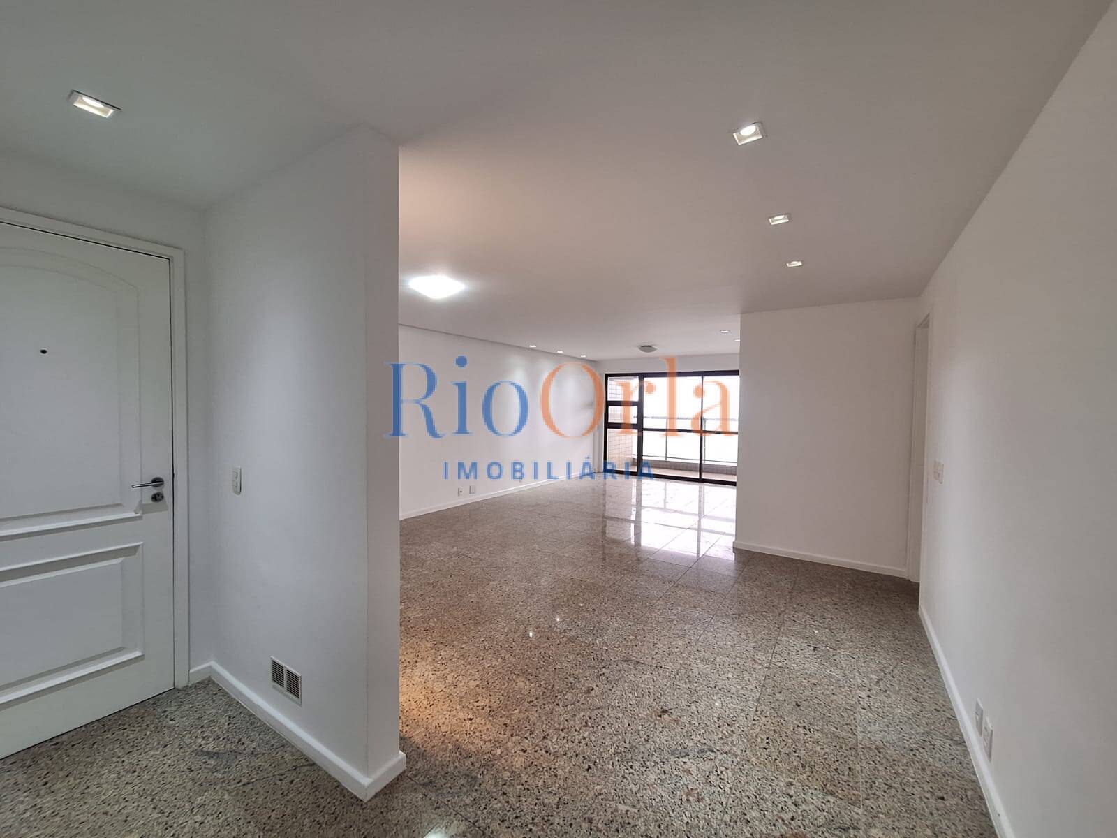 Apartamento para alugar com 4 quartos, 178m² - Foto 5