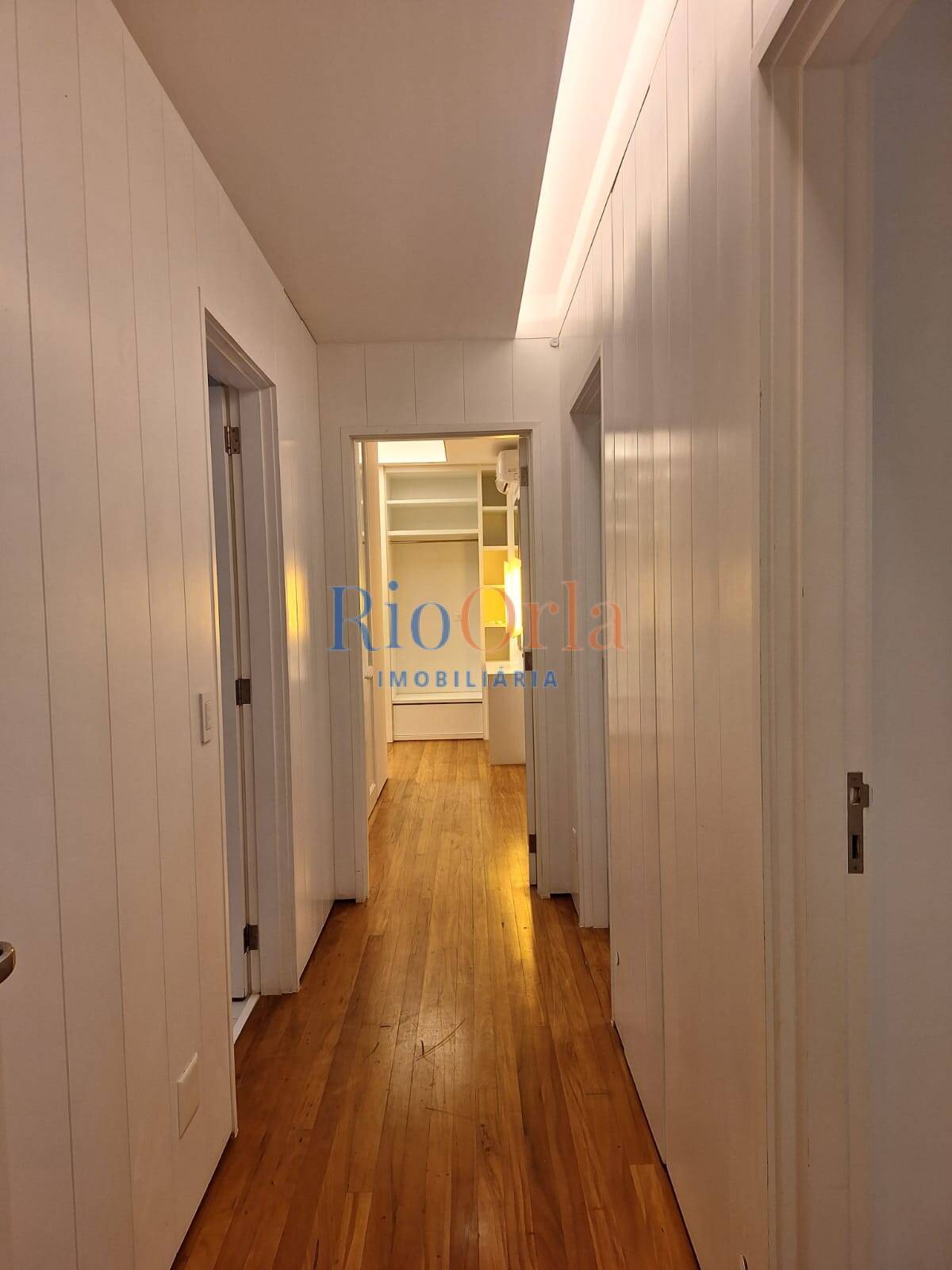 Apartamento à venda com 3 quartos, 240m² - Foto 9