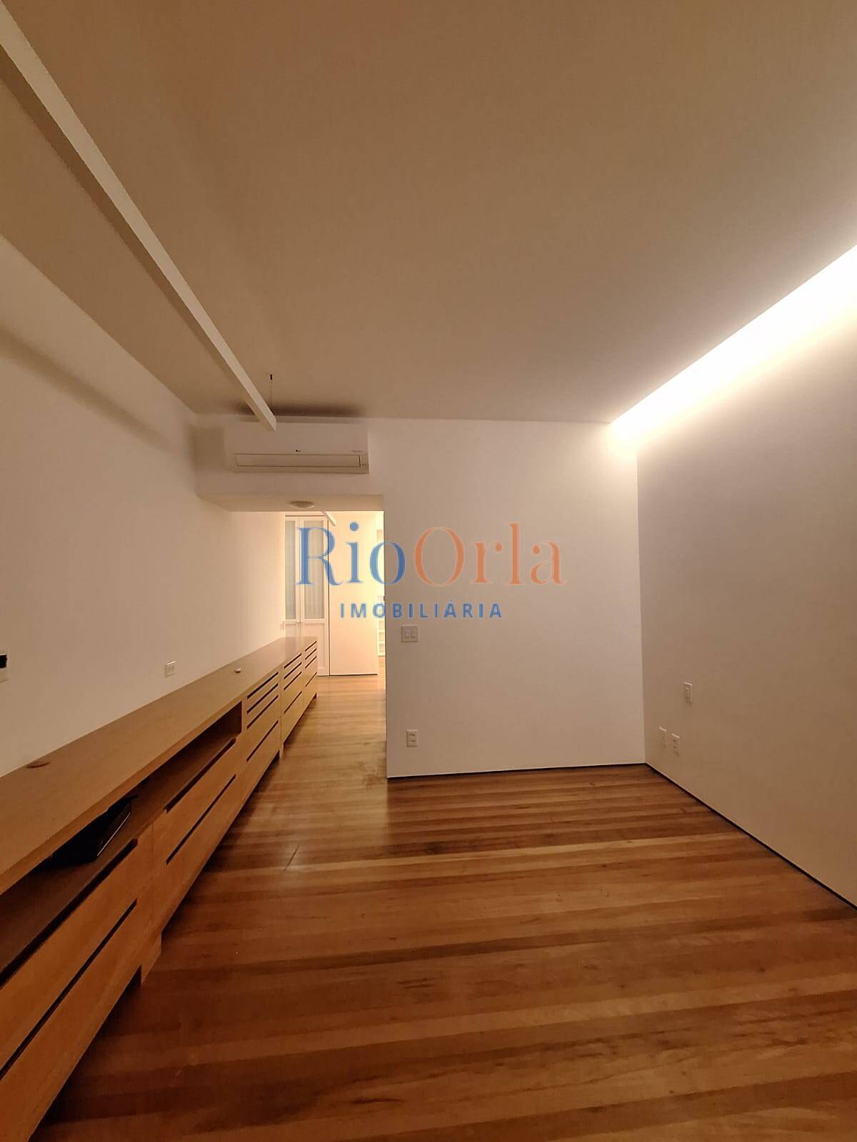 Apartamento à venda com 3 quartos, 240m² - Foto 10