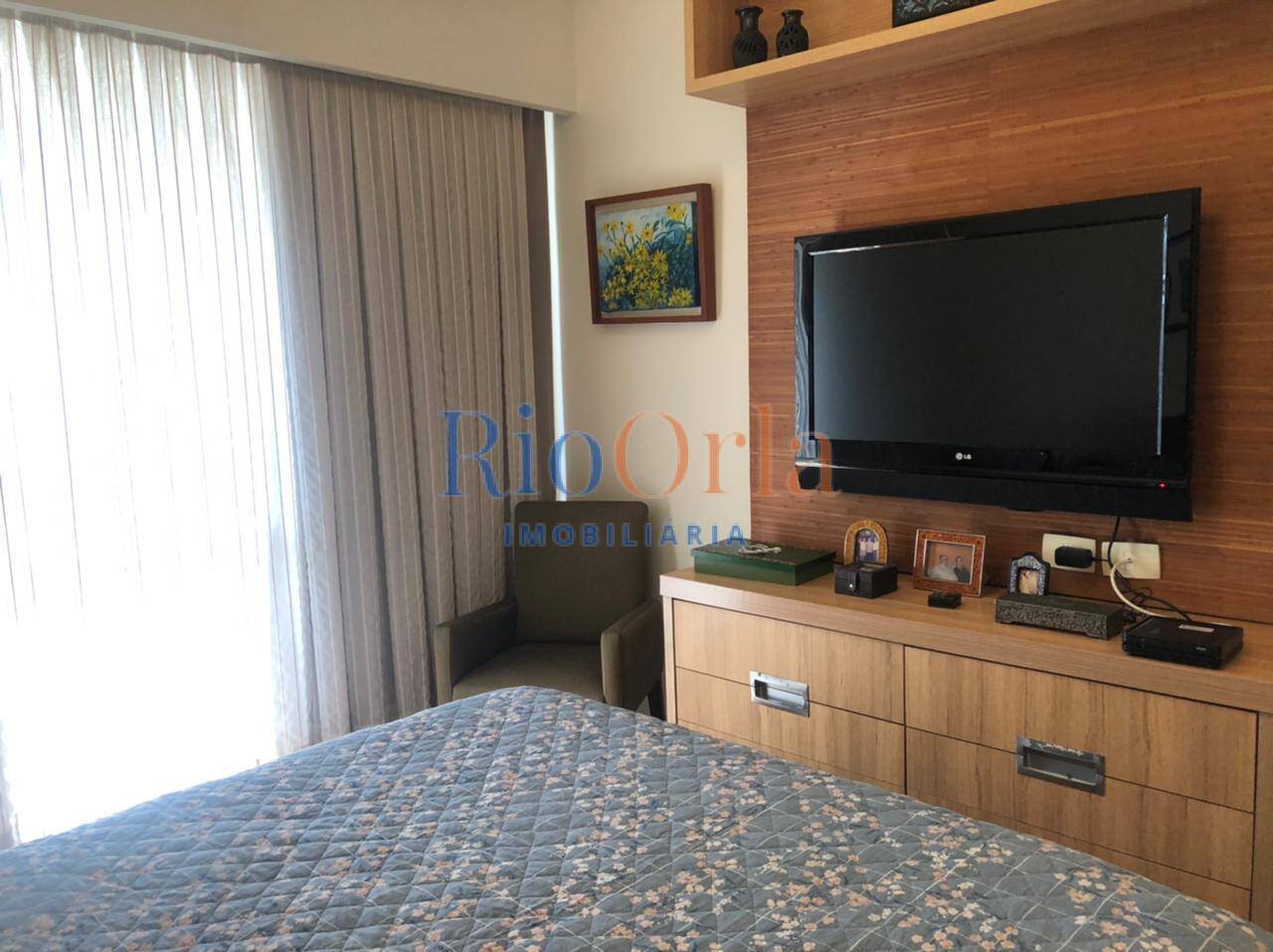 Apartamento à venda com 3 quartos, 241m² - Foto 8