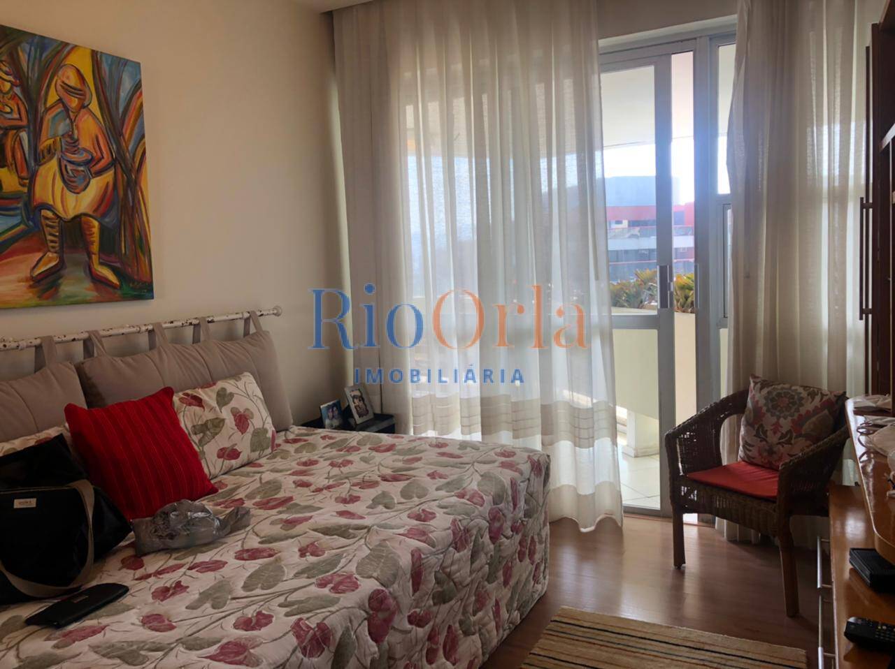 Apartamento à venda com 3 quartos, 241m² - Foto 13